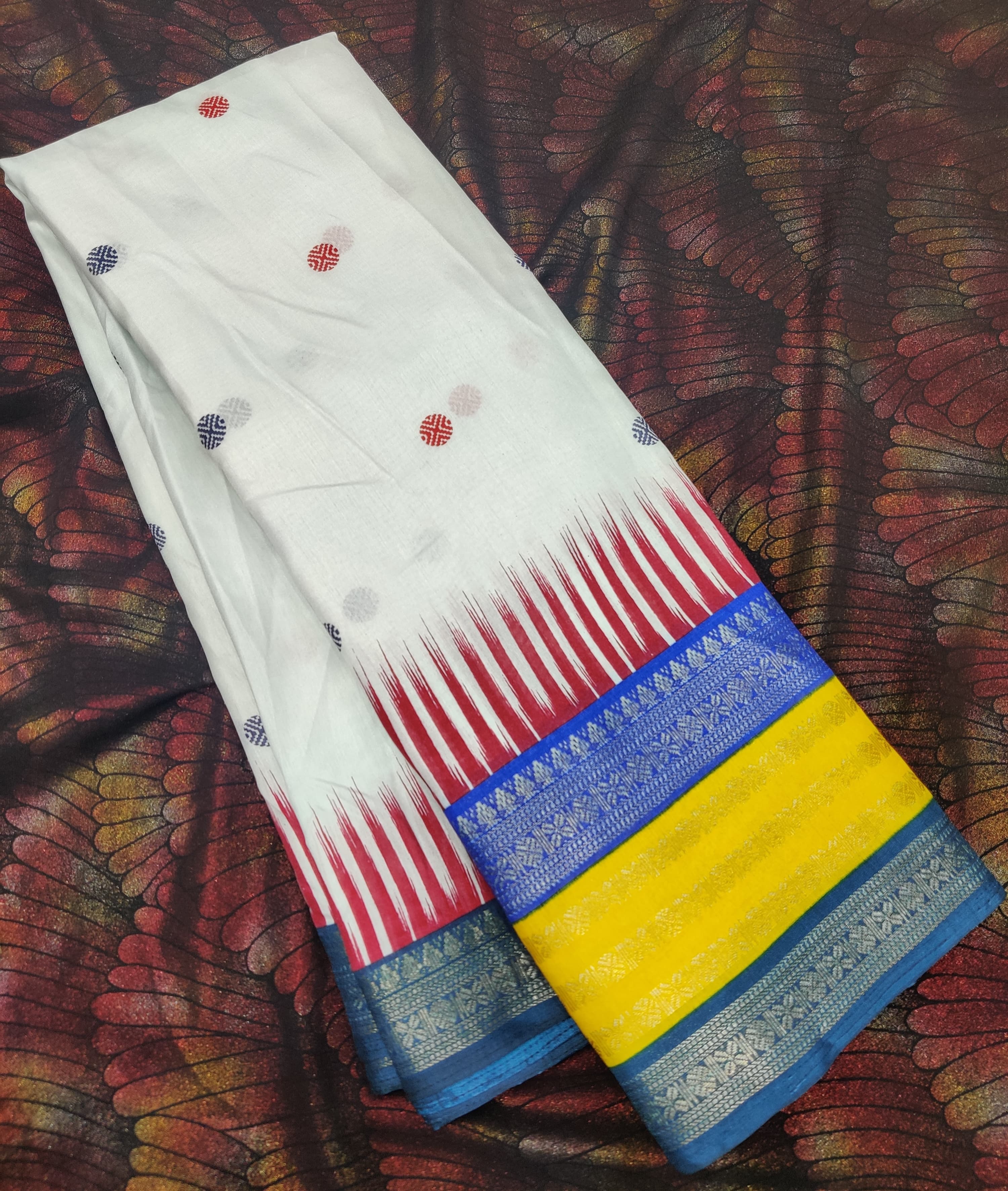 soft cotton crape saree with woven zari border